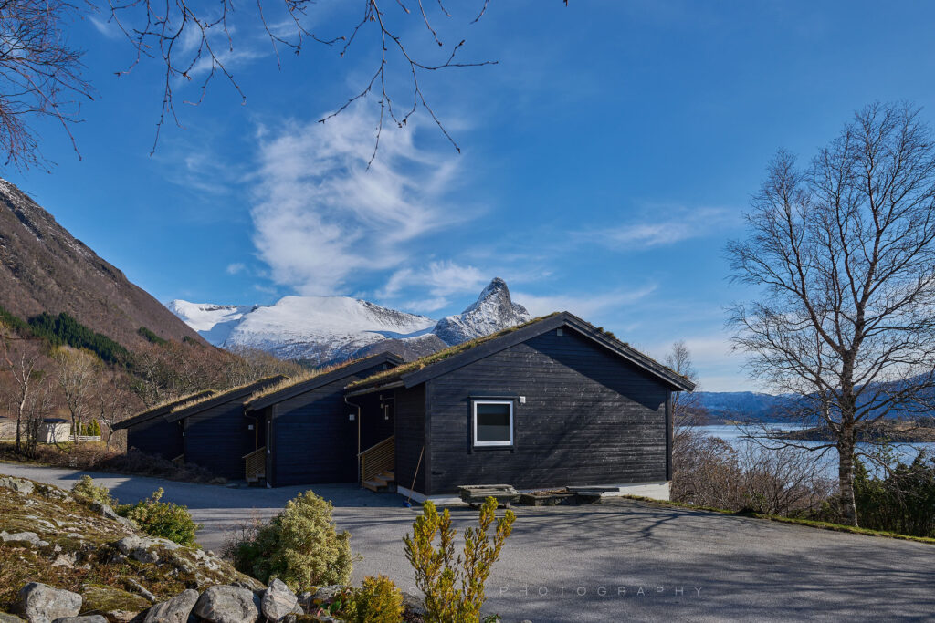 Rjånes ferie- og konferansesenter. Kafe. Matservering.